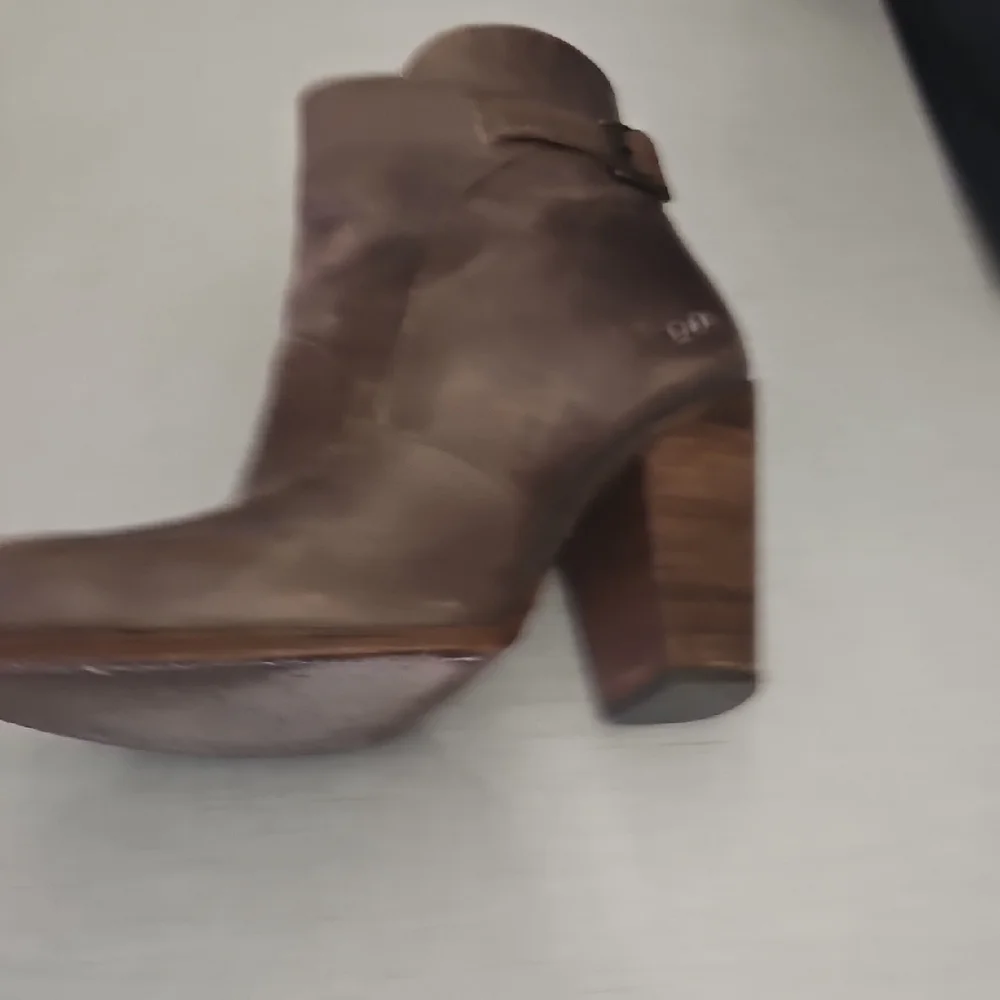 Bed Stu Distressed Brown Ankle Boots - Picture 1 of 8